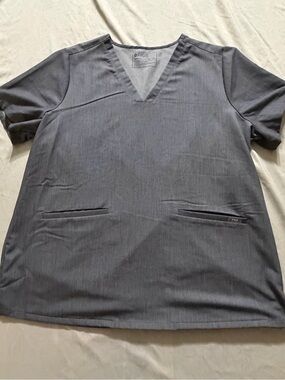 FIGS Women’s Scrub Top XXL Three Pocket